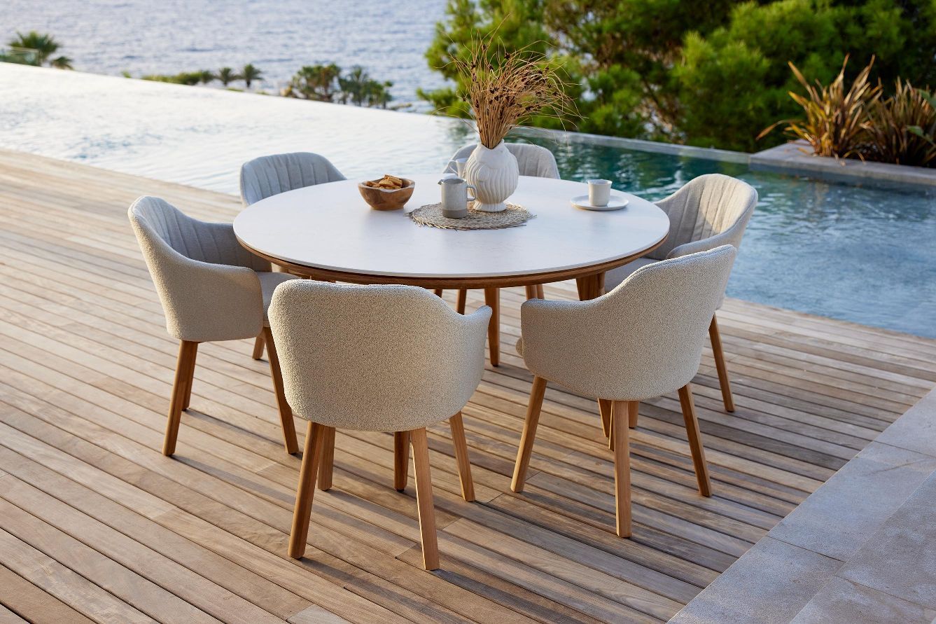 Aspect Table round outdoor dining table Cane-Line
