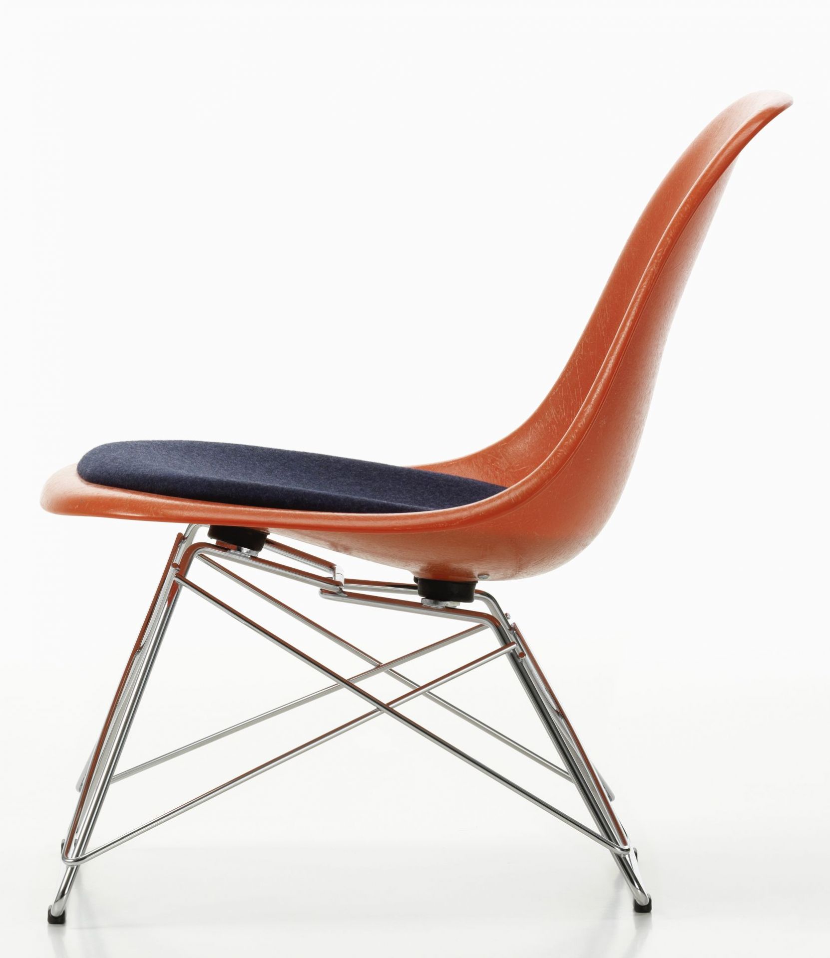 Eames Plastic Side Chair LSR Chair with seat cushion Vitra