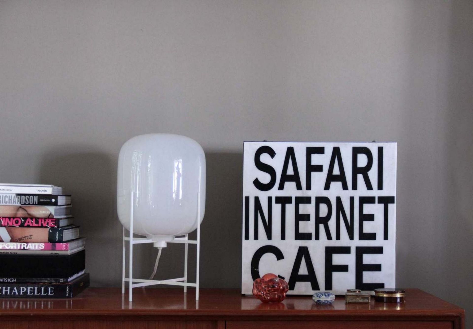 Oda Small table lamp Pulpo