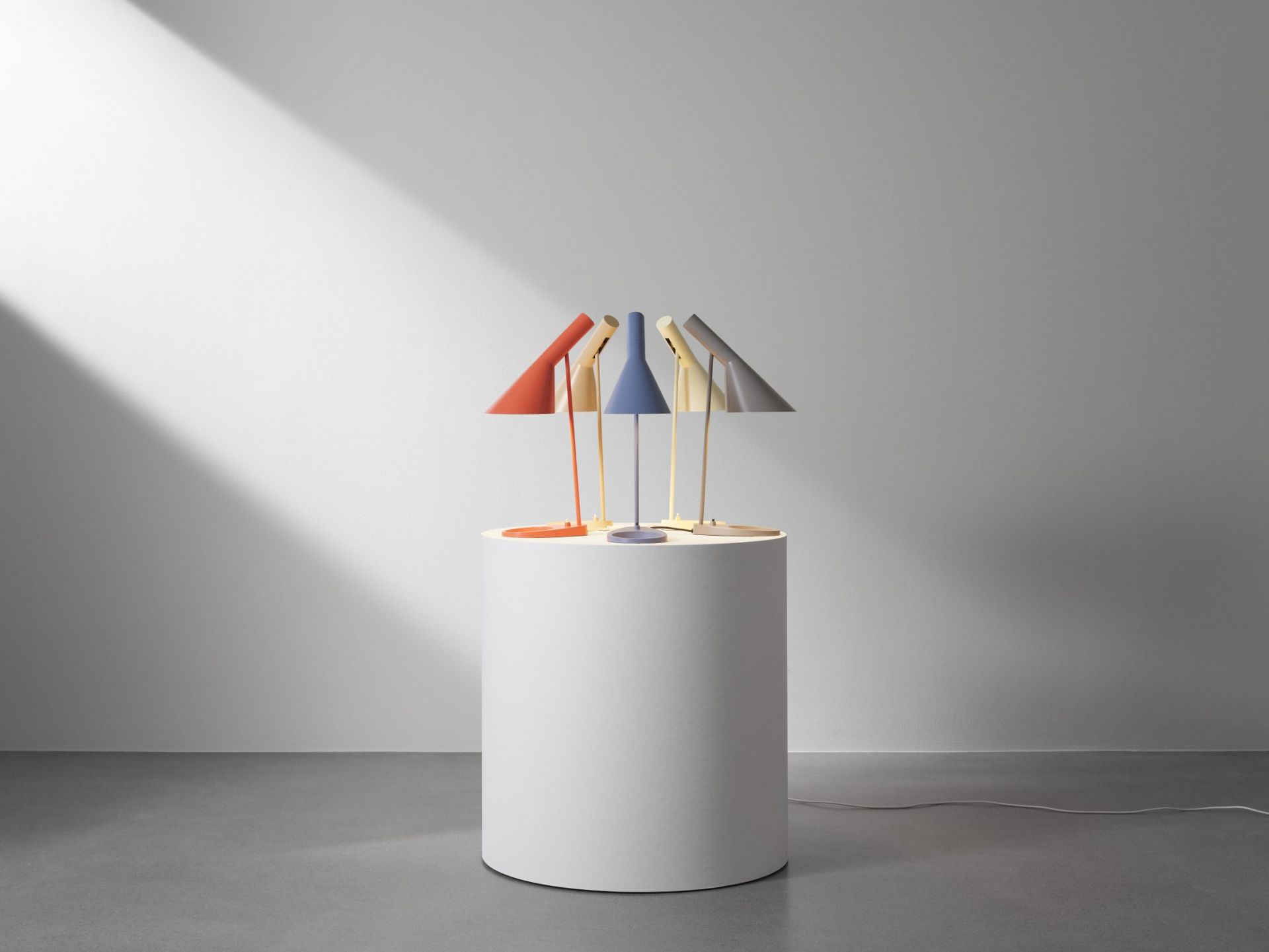 AJ table lamp Louis Poulsen SINGLE PIECES