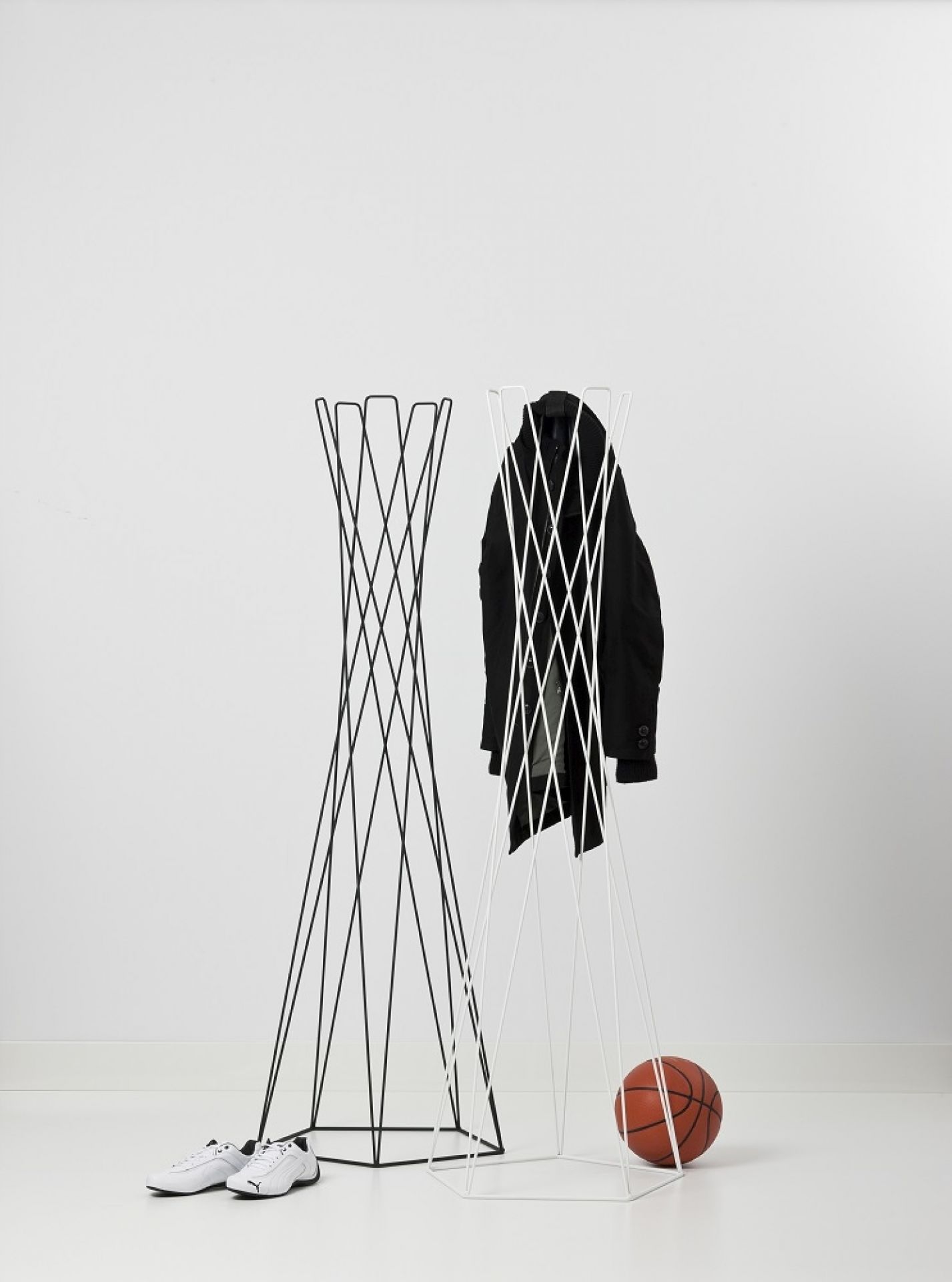 Basket coat stand Cascando