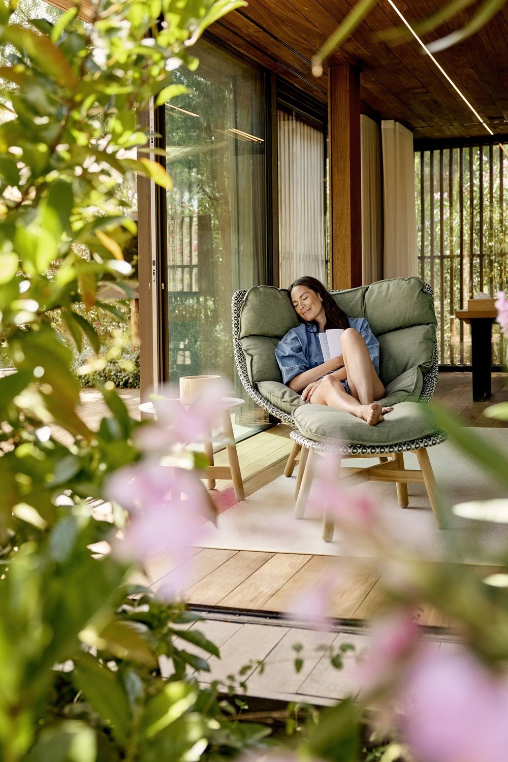 Mbrace Outdoor Wing chair High-back Dedon