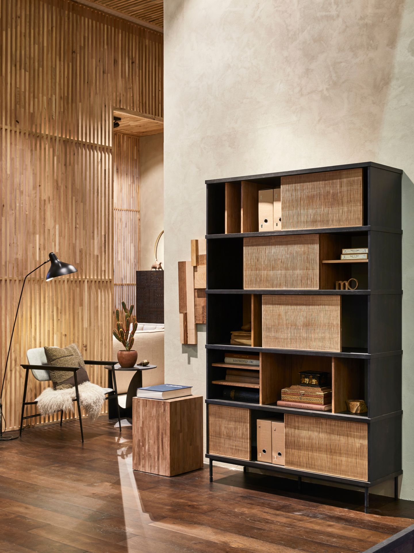 Oscar Shelf With 5 Sliding Doors Ethnicraft