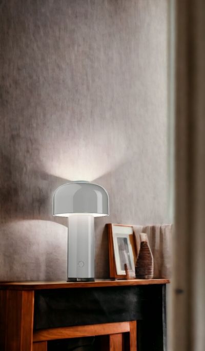 FLOS lampe de table sans fil rechargeable BELLHOP (Cioko - Polycarbonate) -  Amoble Design