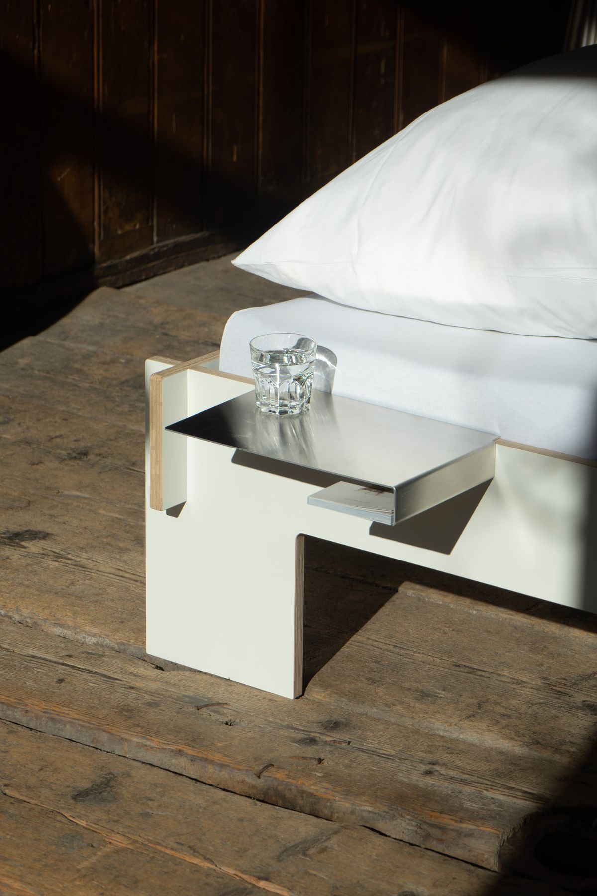 Bed edge light side shelf for Siebenschläfer / Tagedieb Nils Holger Moormann