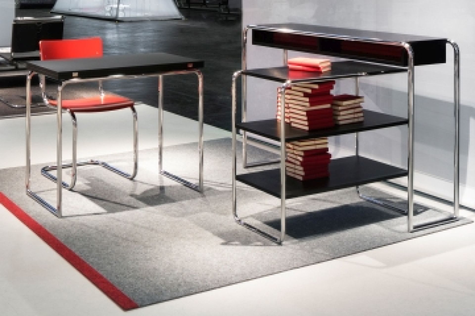 B 22 a Shelf Thonet