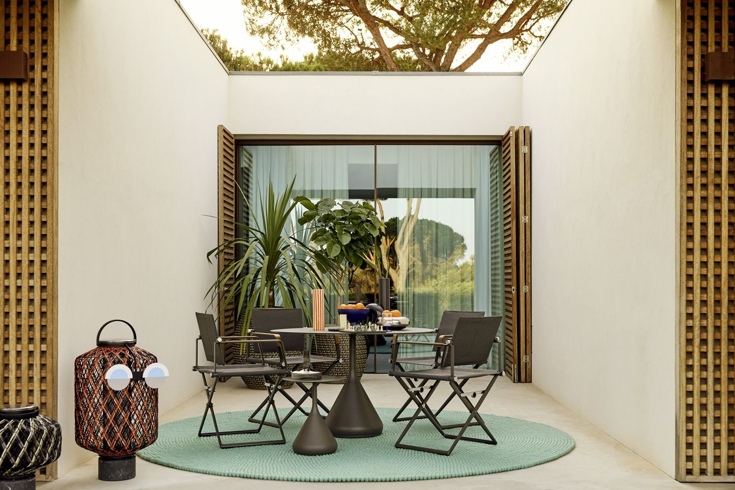 SEAX Outdoor Chair with wood finish Dedon
