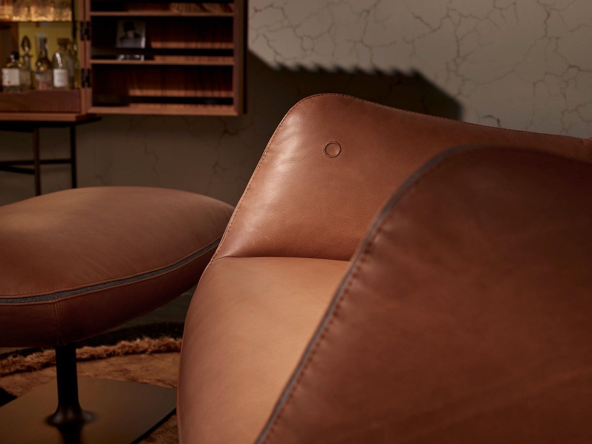 Jalis Lounge swivel Armchair with tilt mechanism / Disc base Electrically adjustable Cor