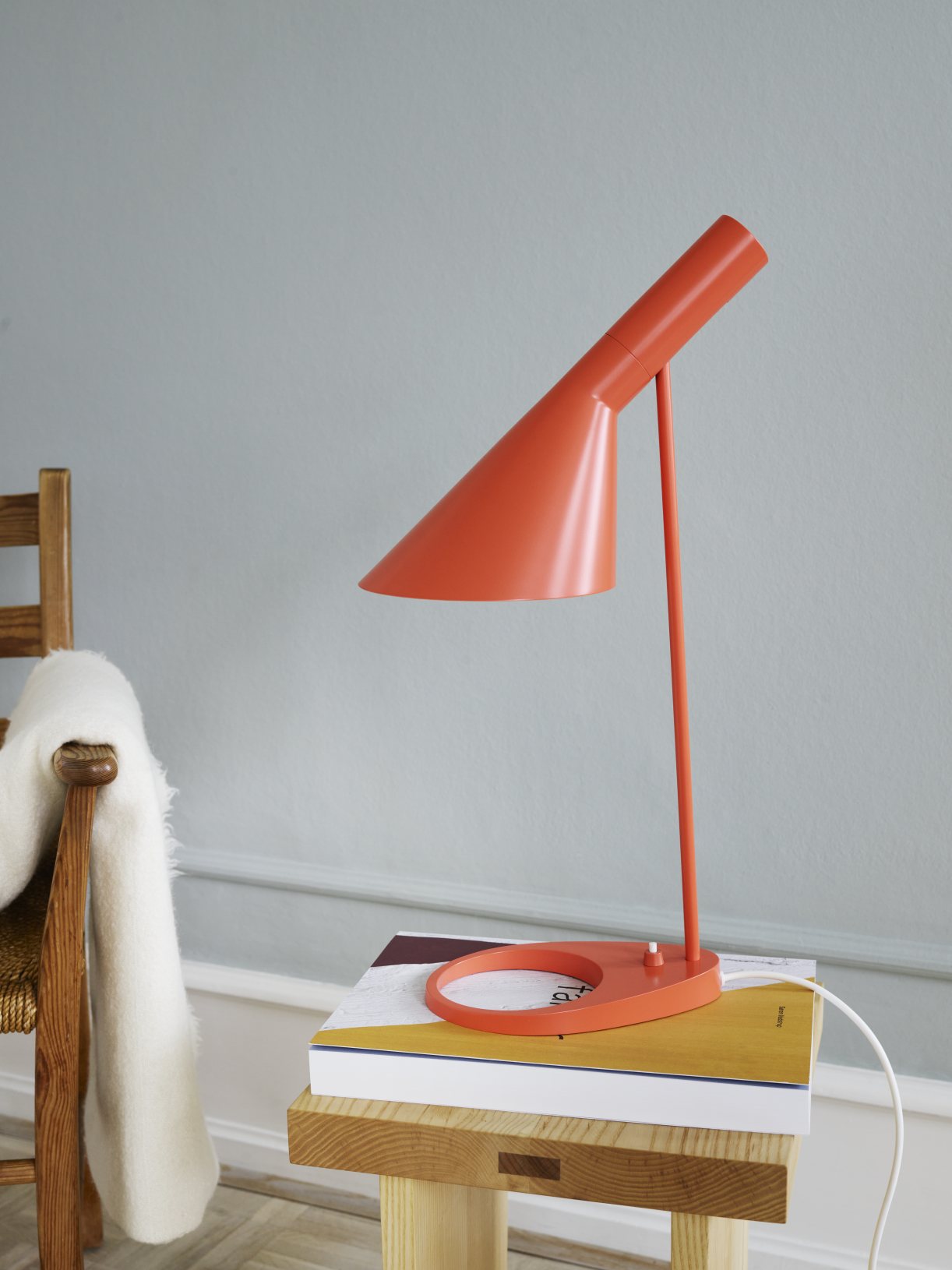 AJ table lamp Louis Poulsen SINGLE PIECES