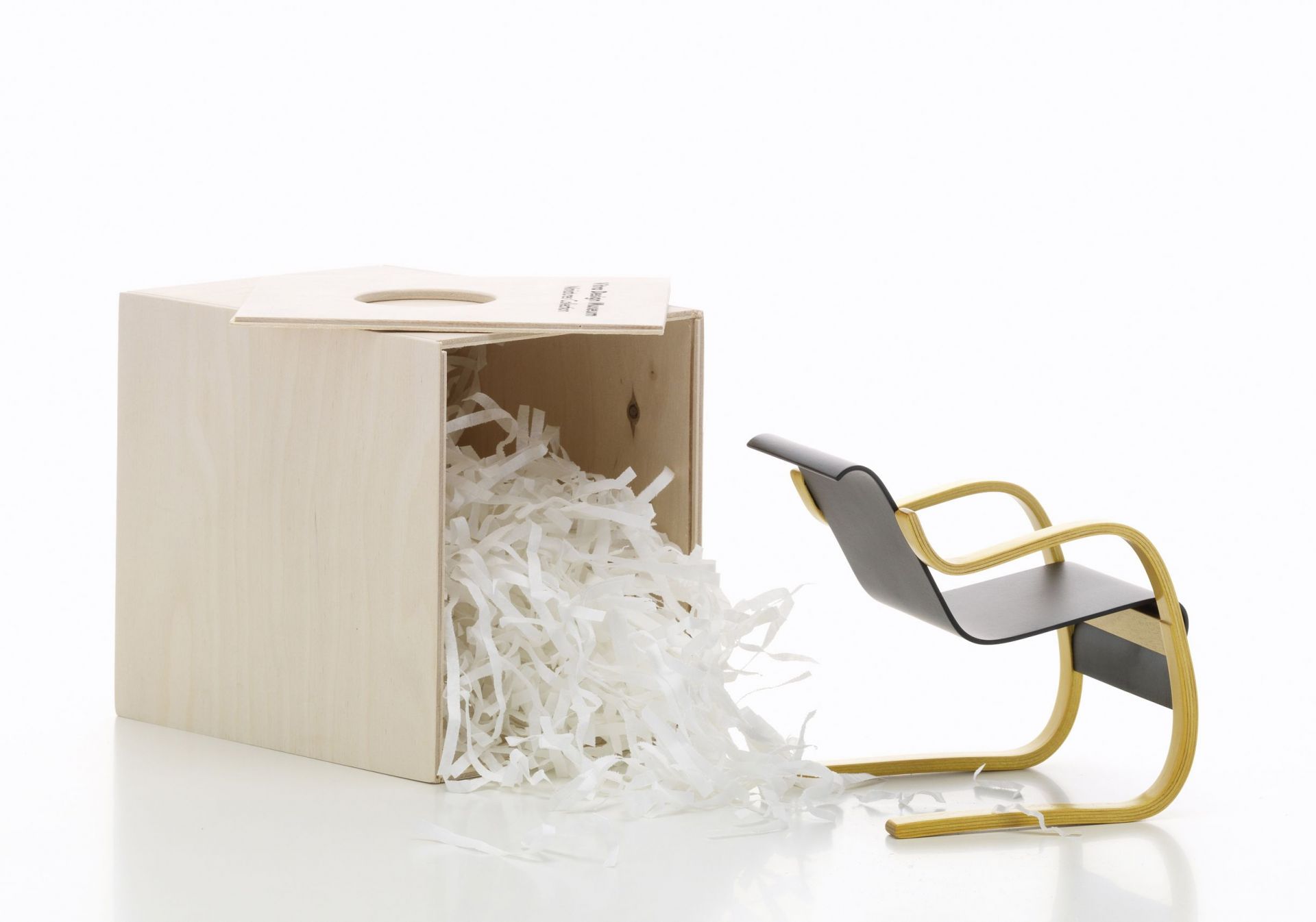 Armchair No.42 miniature Vitra