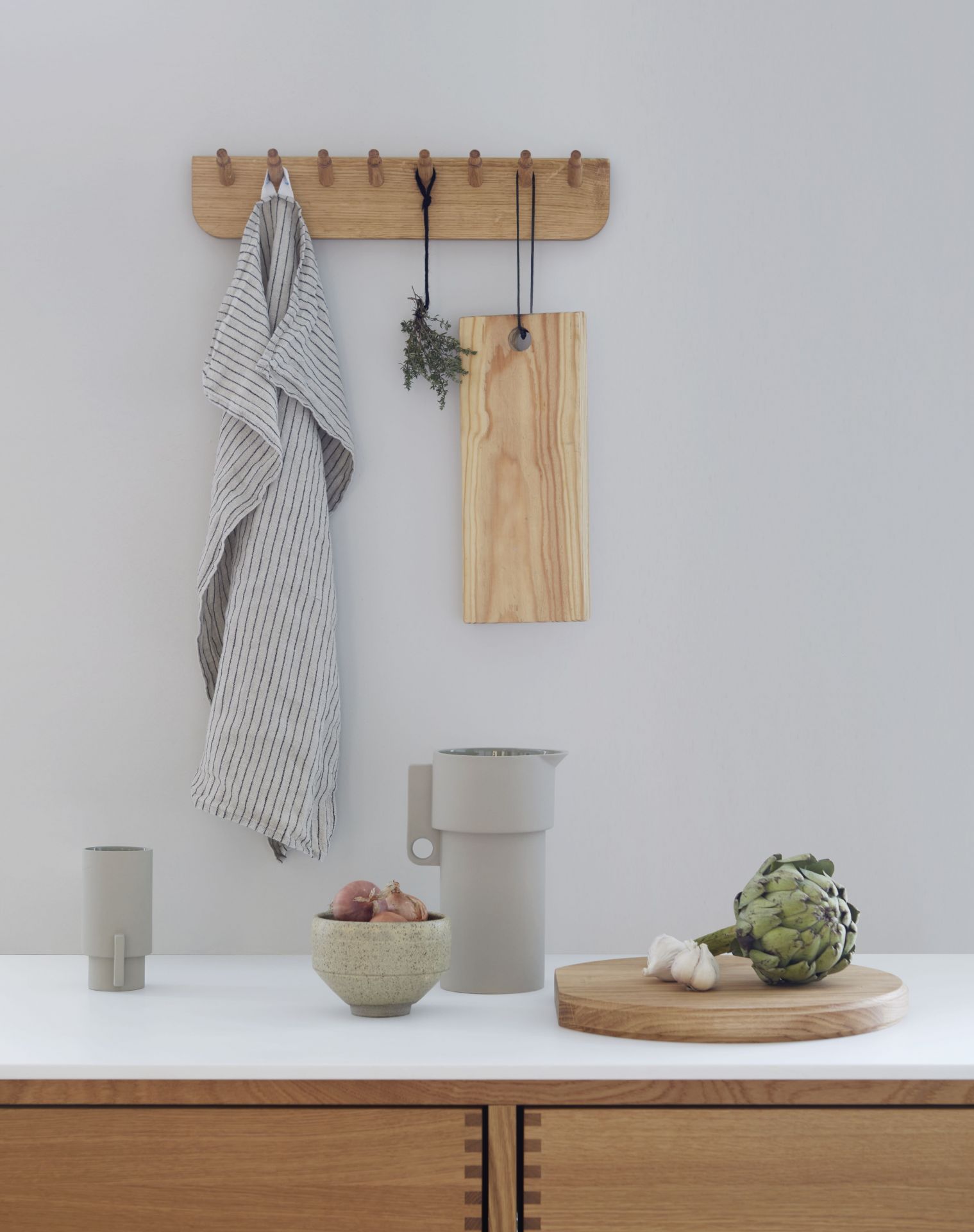Echo Coat Rail 40 Oak Shape & Refine