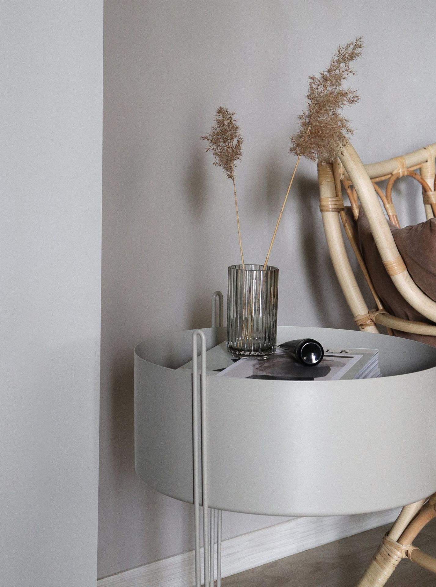 Pidestall Planter Medium Woud