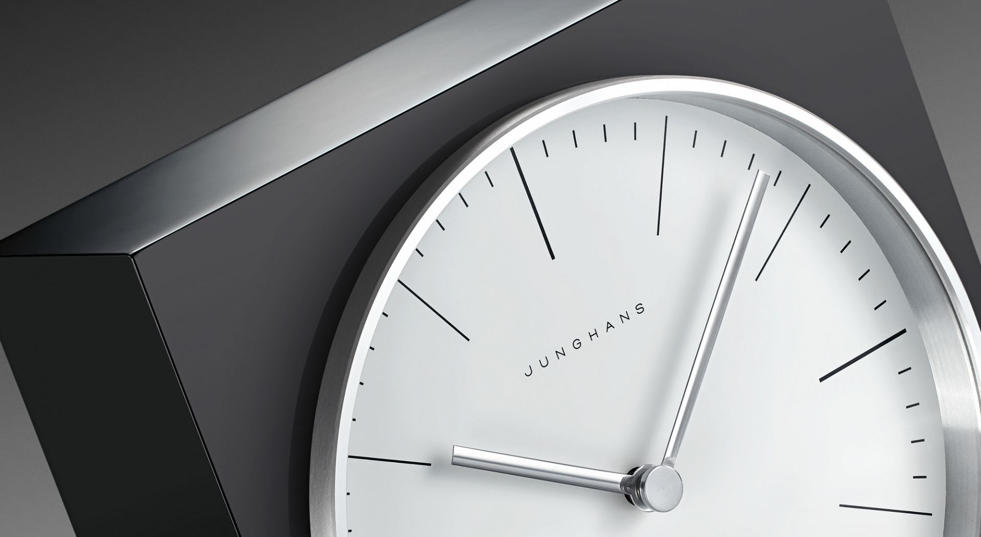 Max Bill Junghans table clock Klein & More SINGLE PIECE