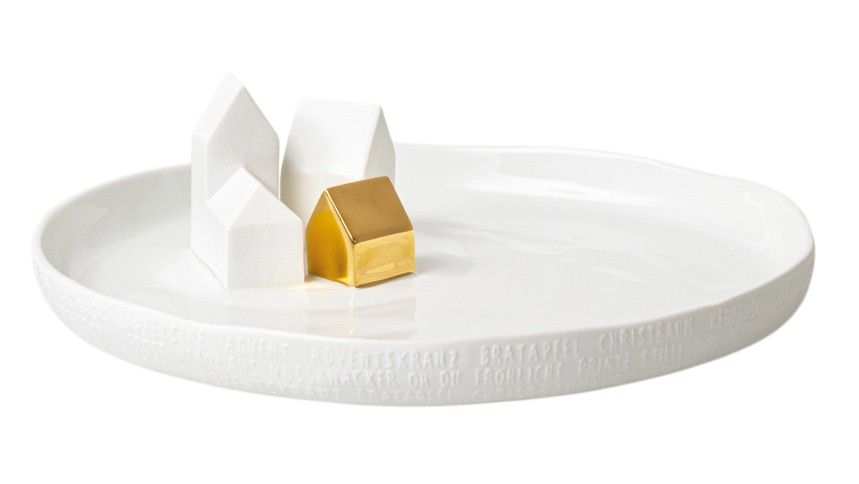 Porcelain stories Plates Houses Wheels 