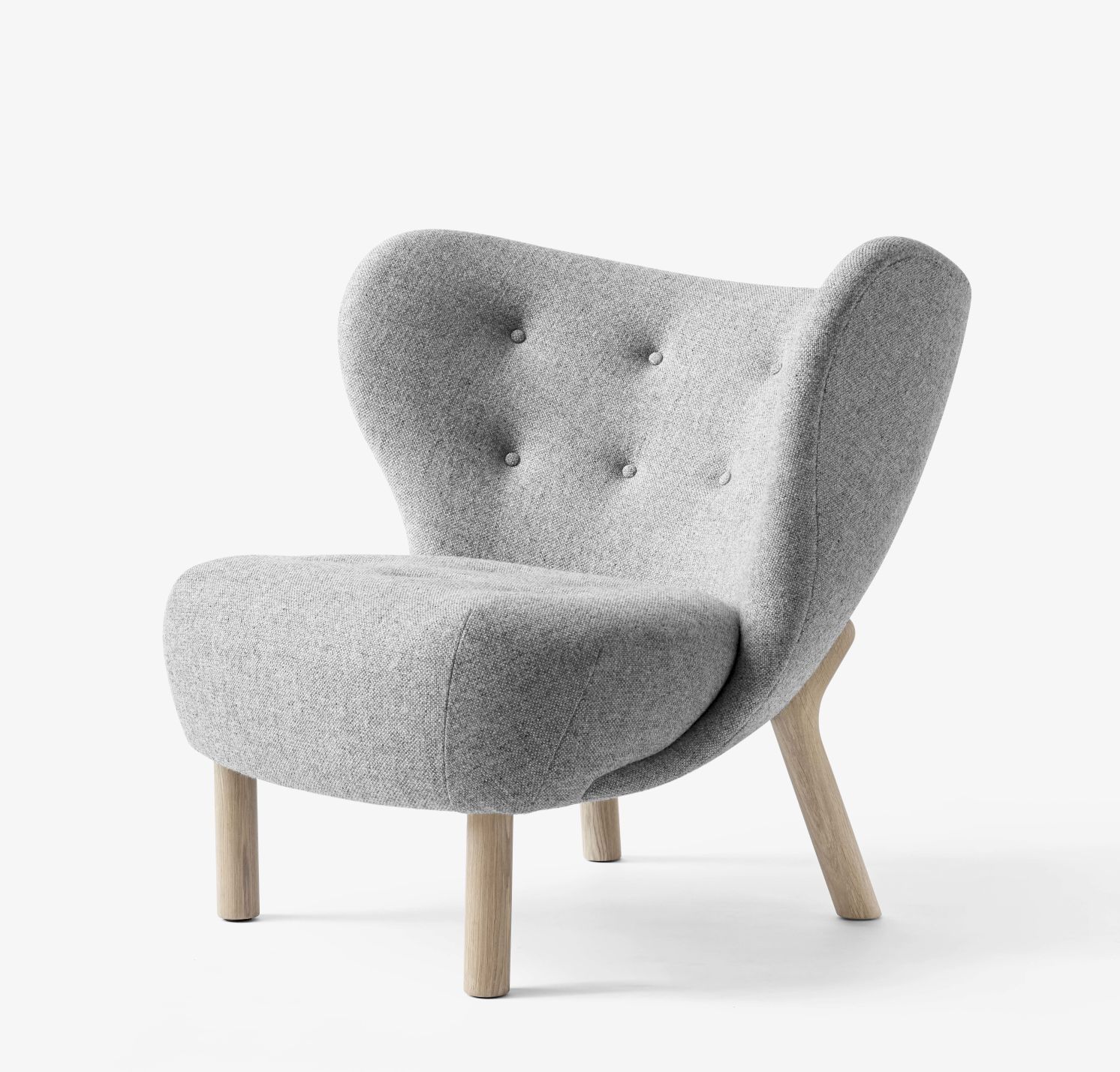 Little Petra VB1 lounge chair AndTradition