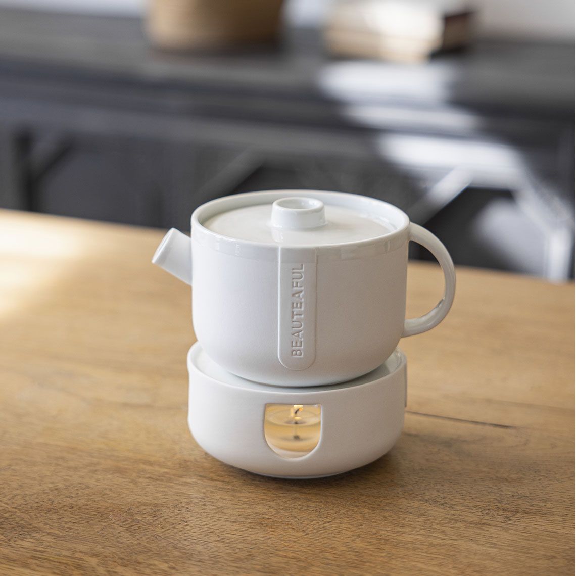 Cozy Time teapot and teapot small wheels