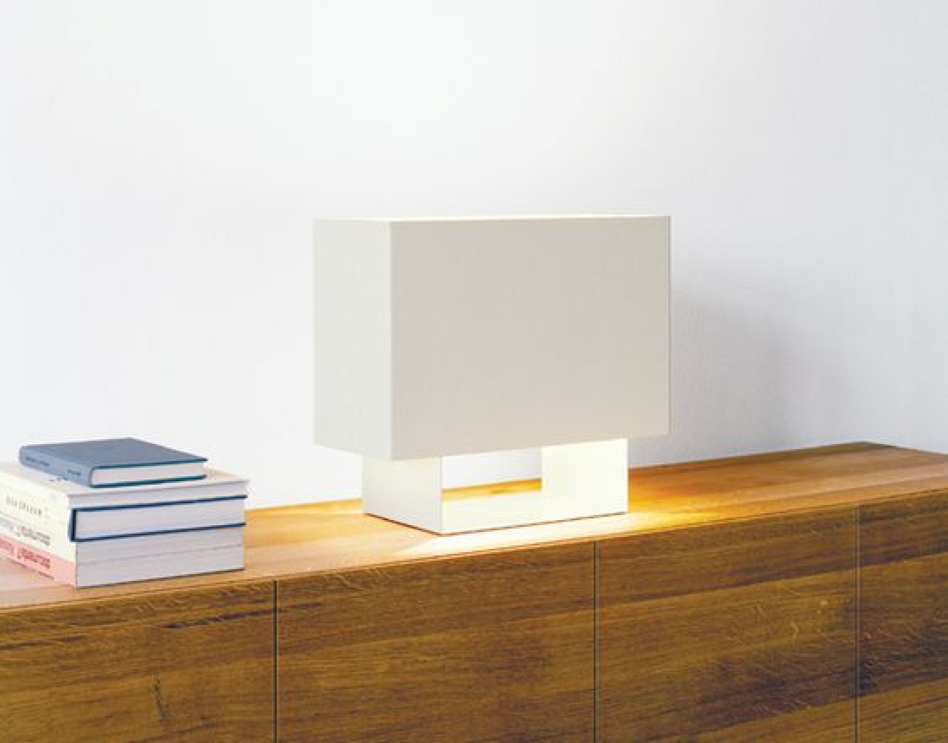 LT01 Seam One table light e15