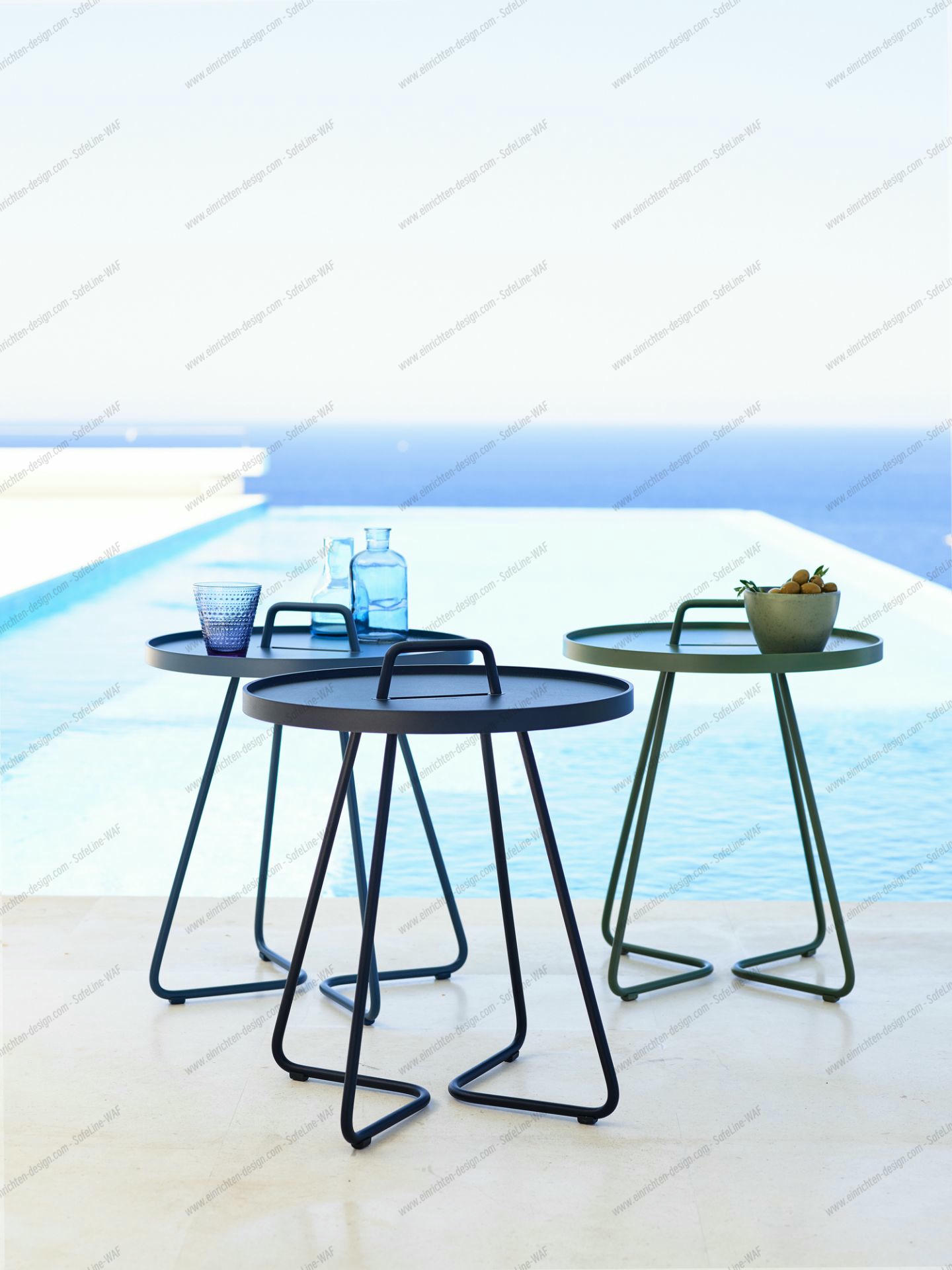 On-The-Move Outdoor side table small Cane-Line