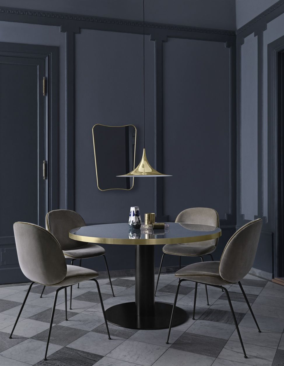 F.A. 33 Wall mirror medium Gubi