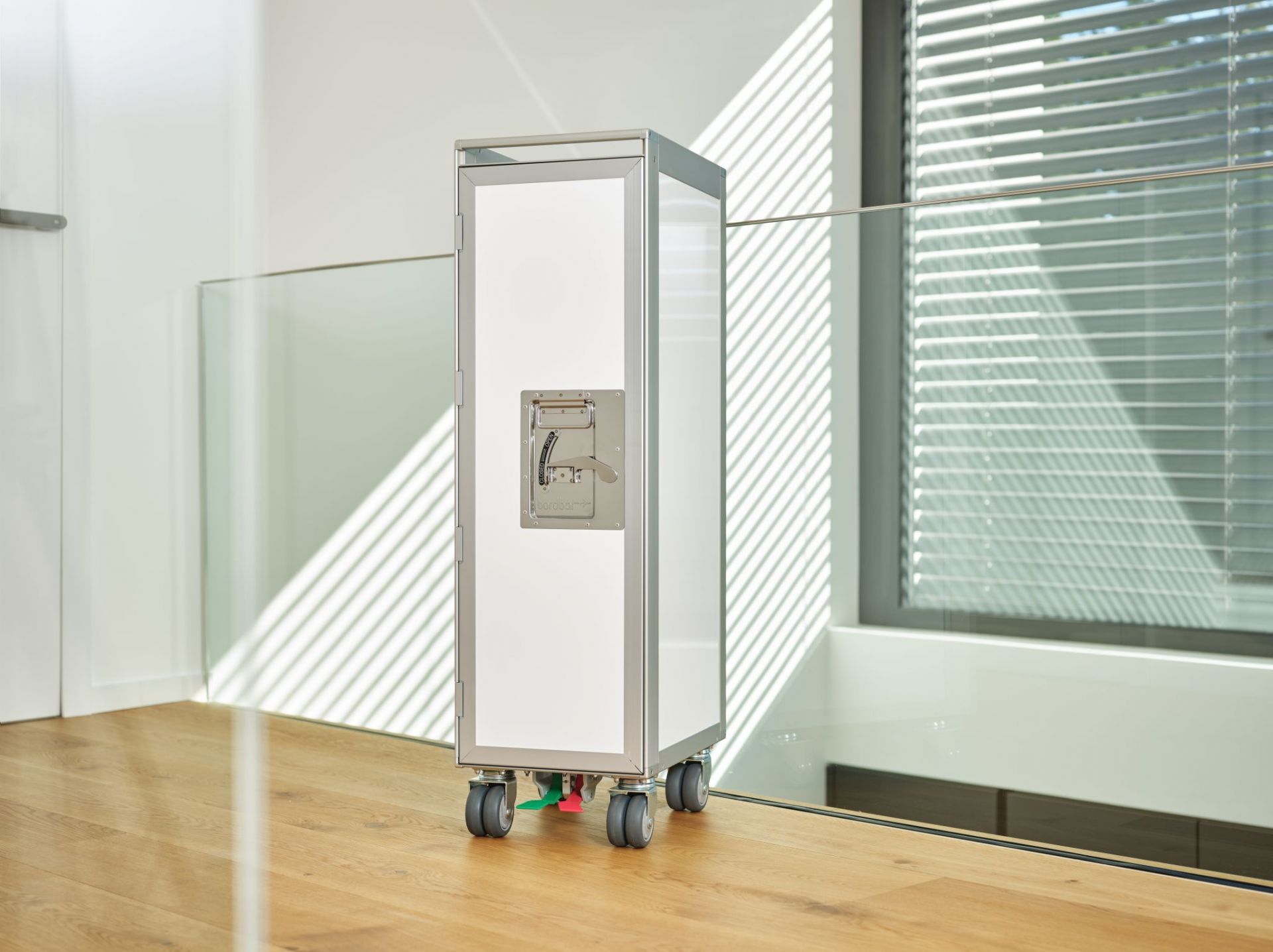 Onecolor Airplane Trolley white Bordbar