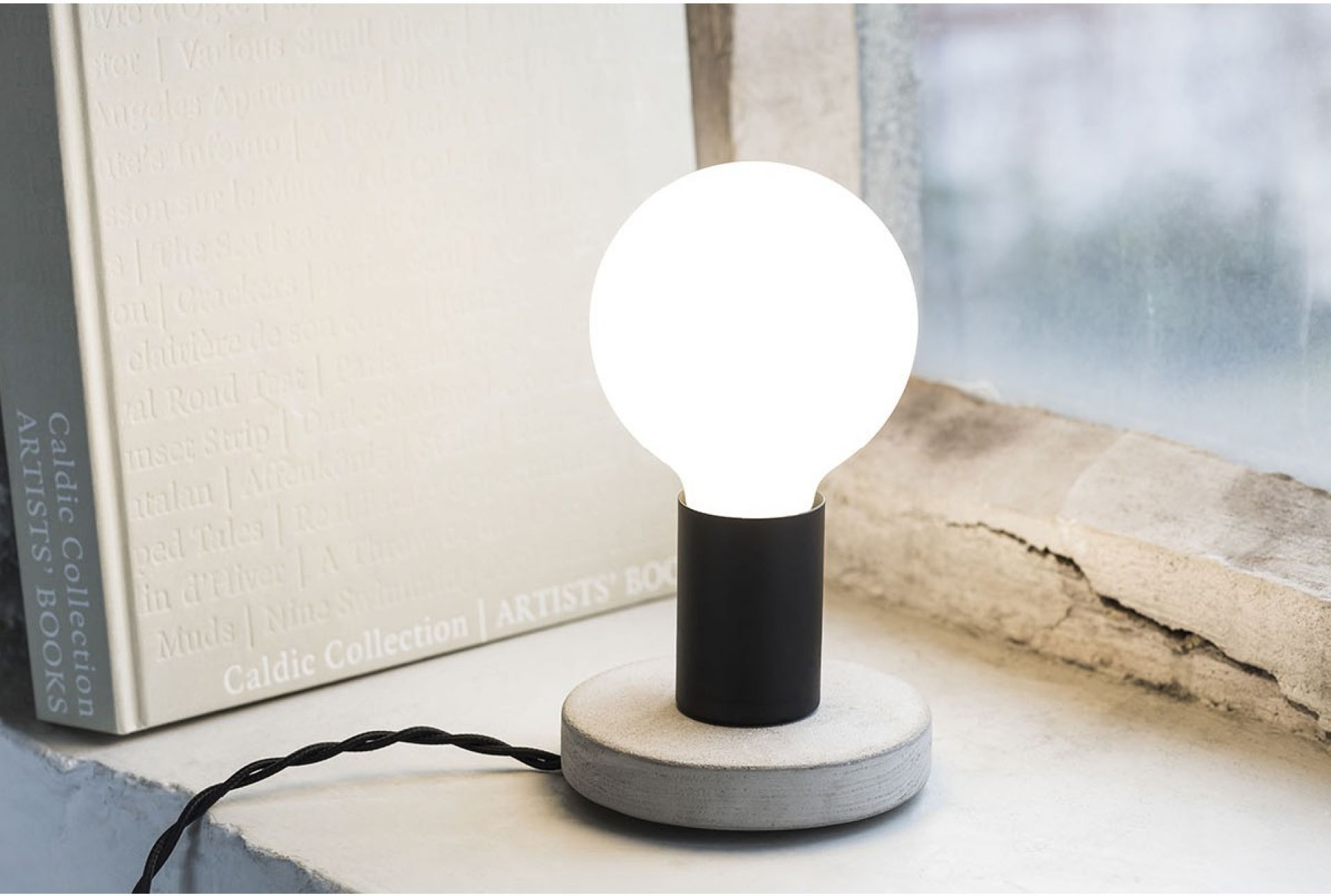 Essentials KVG Nr. 19 - 01 Table lamp Serax SINGLE PIECES