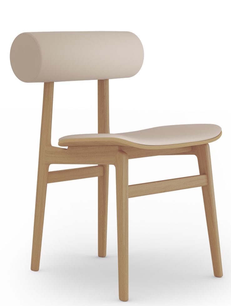 NORR11 Totem Chair Stuhl, gepolstert in Beige, Holzrahmen, moderner Esszimmerstuhl für stilvolles Wohnen.