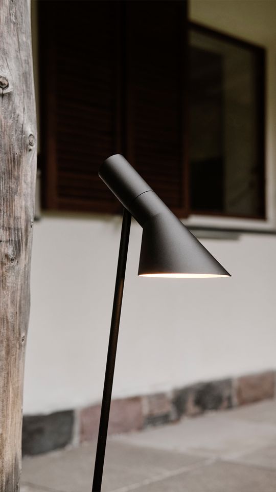 AJ Garden Bollard Light Long Louis Poulsen