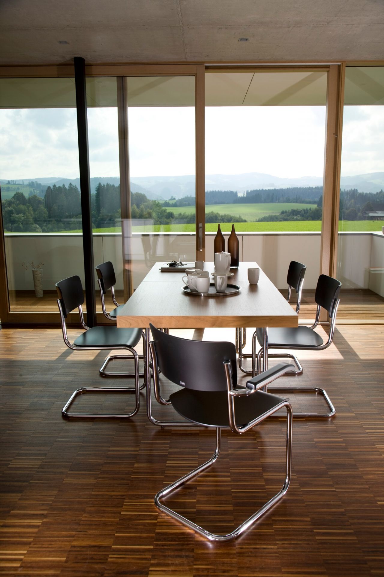 S 43 Tubular steel classic cantilever Thonet