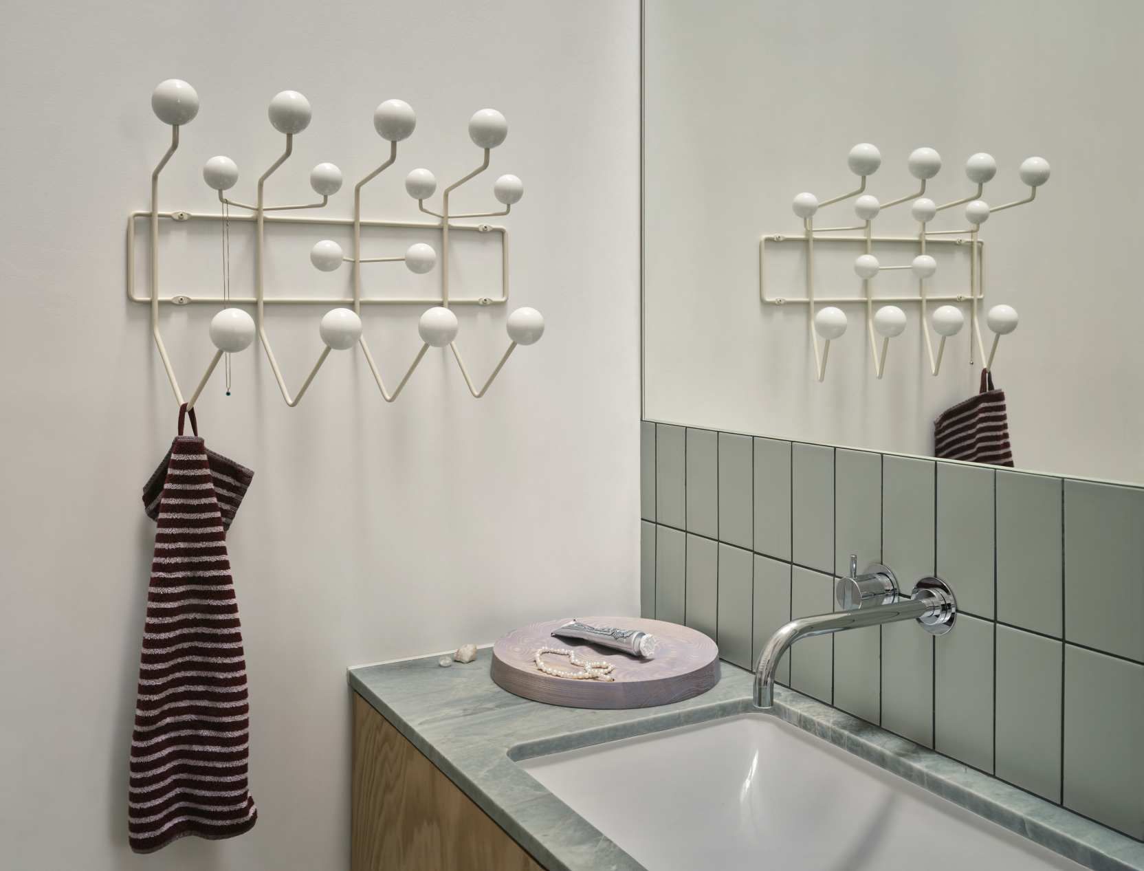 Eames Hang it all coat rack warm white Vitra 