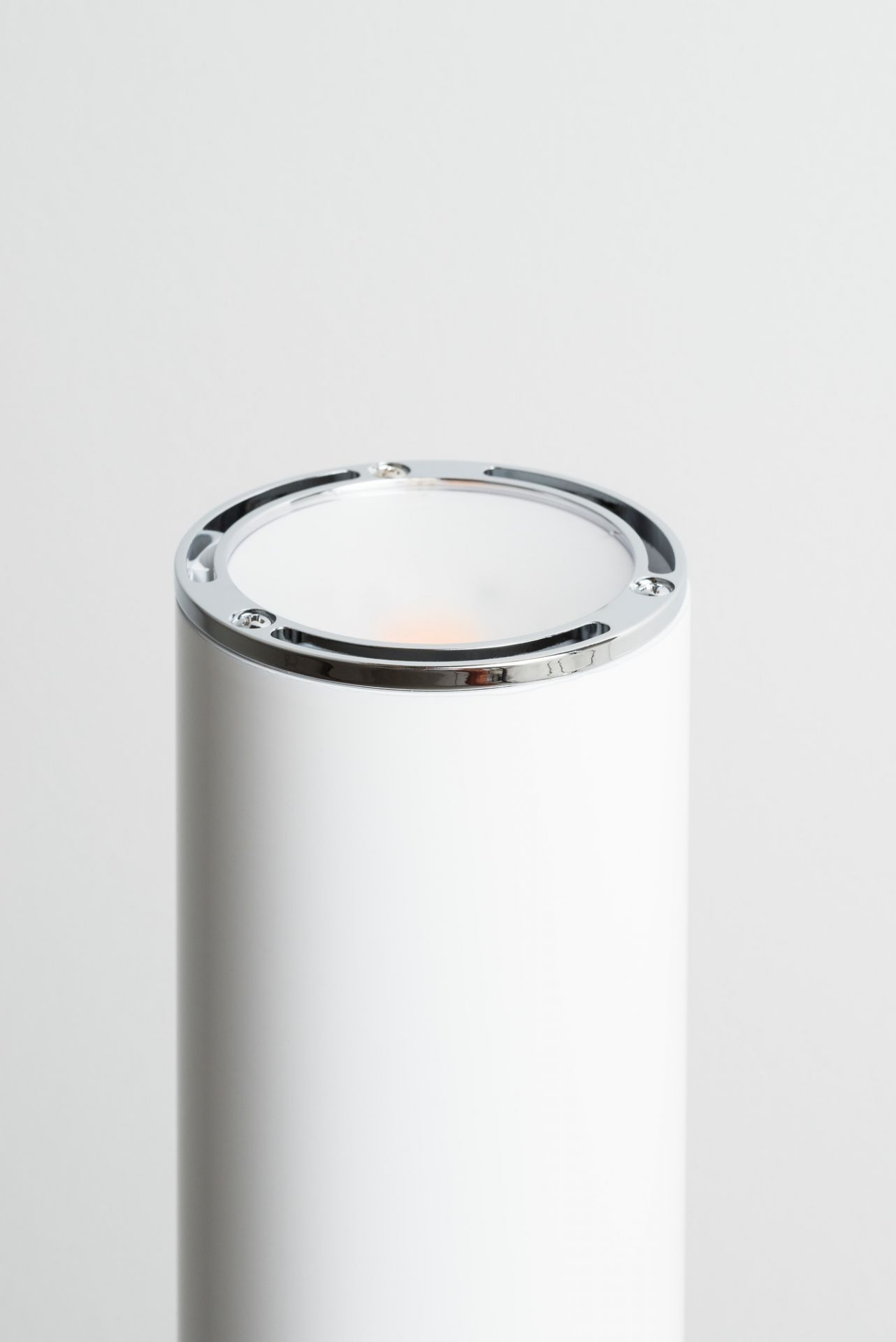 Ilio LED floor lamp white shiny Artemide