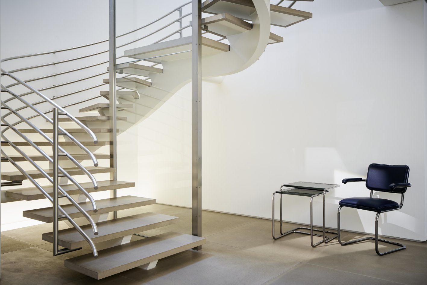 JS. Thonet by Jil Sander S 64 P / S64P cantilever chair Thonet