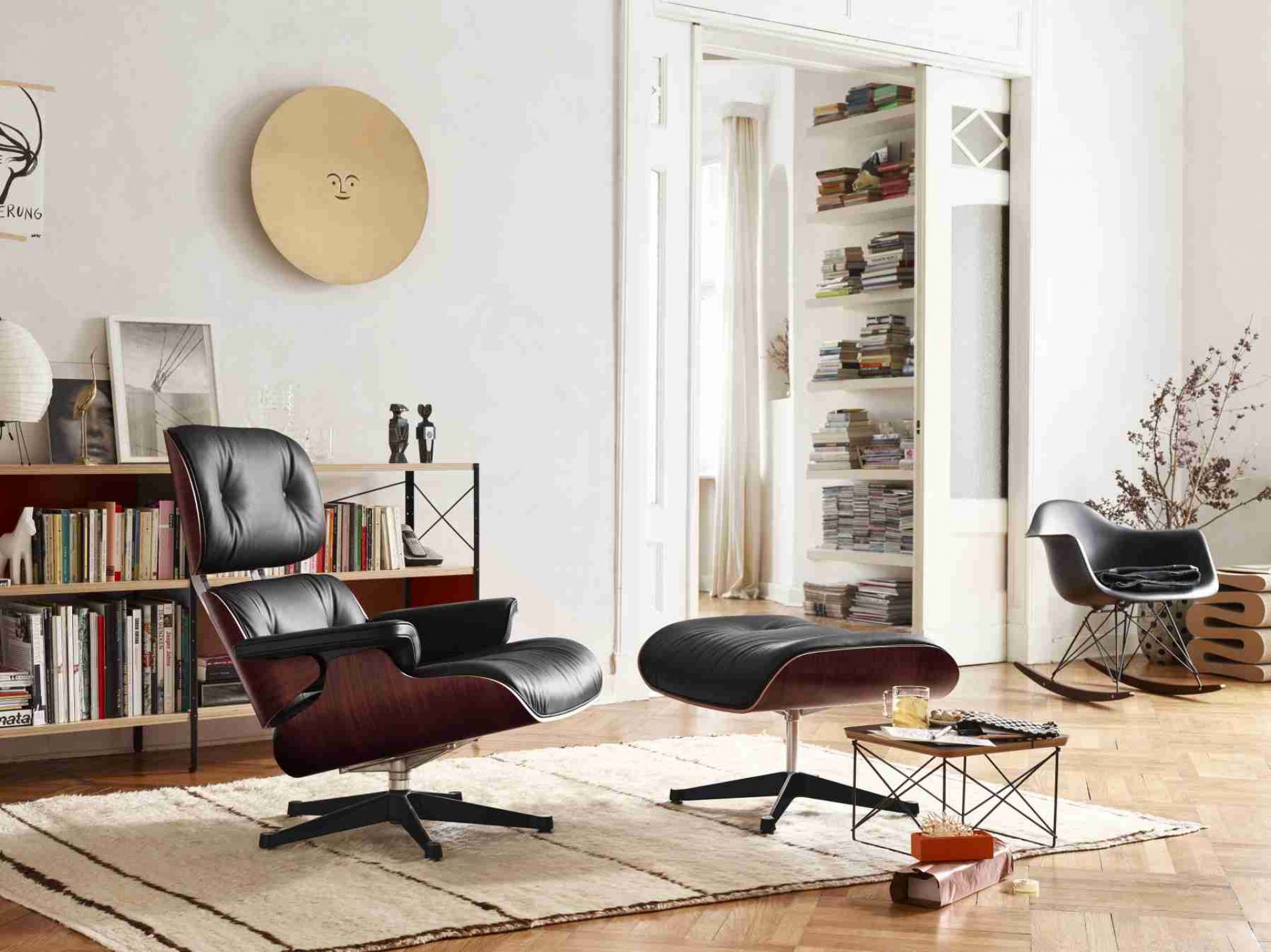 Eames Lounge Chair & Ottoman Armchair Leather Premium Vitra Sides polished black leather premium F black rosewood