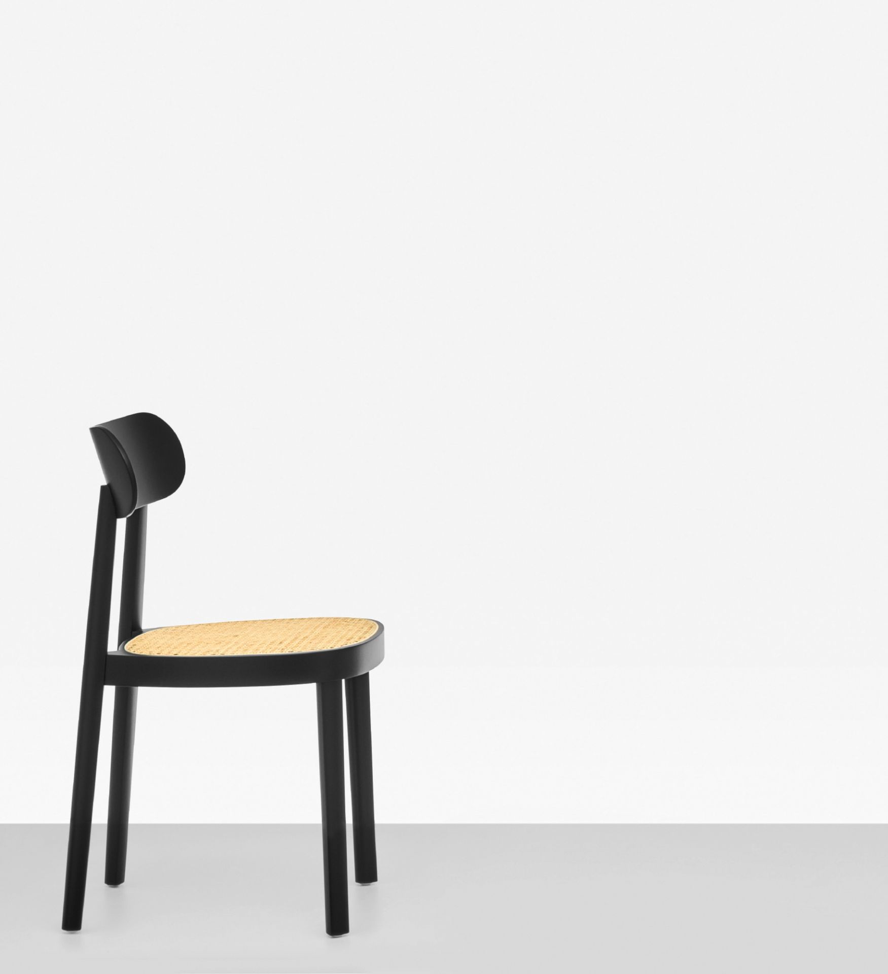 Wooden chair 118 Black TP 29 Thonet