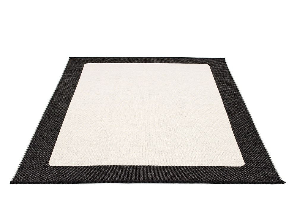 Ilda Plastic carpet 180x180 cm Pappelina Mustard