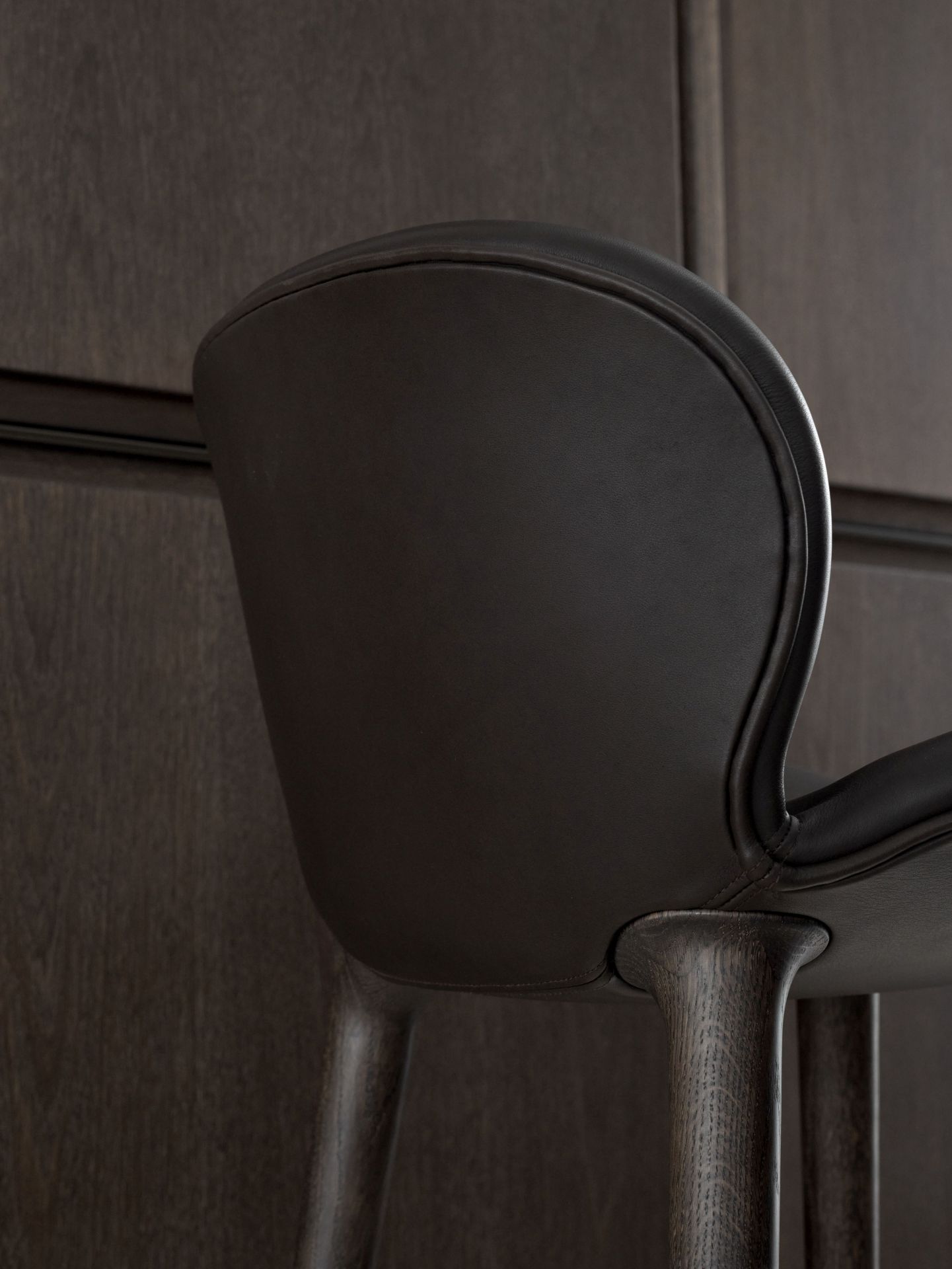 Lodge counter stool dark oak / leather dark brown Vipp