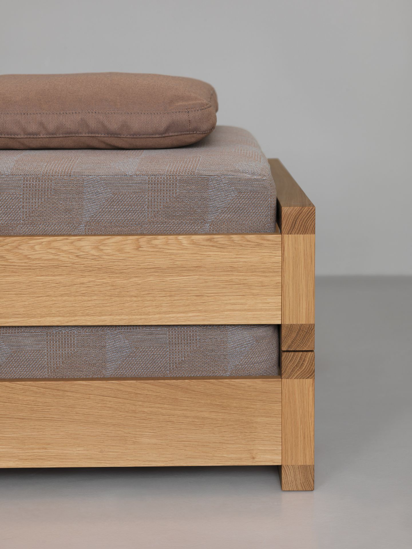 Guest 90 wood bed oak Zeitraum