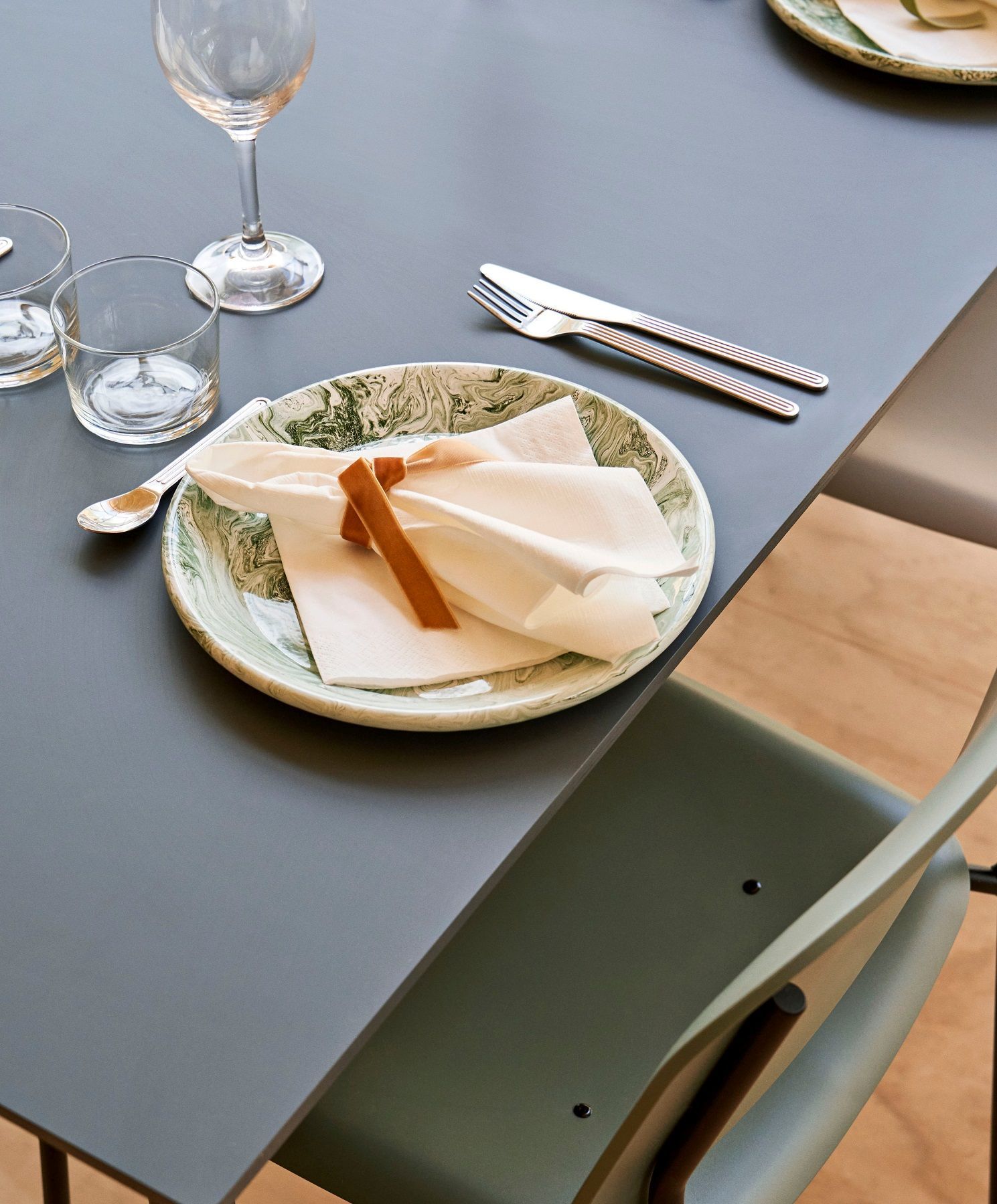 CPH Deux 210 Table Table 140x75 cm Hay