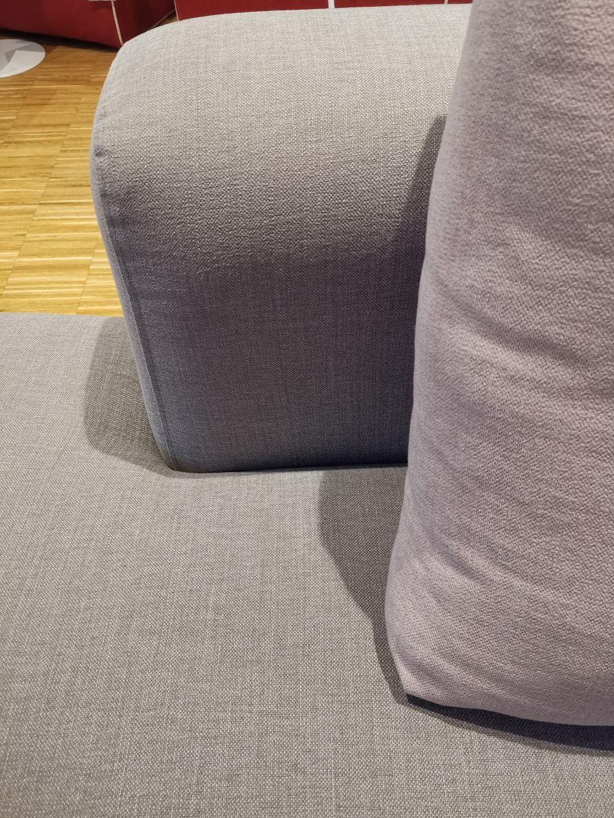 Mags Sofa 3-Seater Combination 4 RIGHT / FABRIC LINARA 103 / WITH CUSHION Hay EXHIBITION PIECES