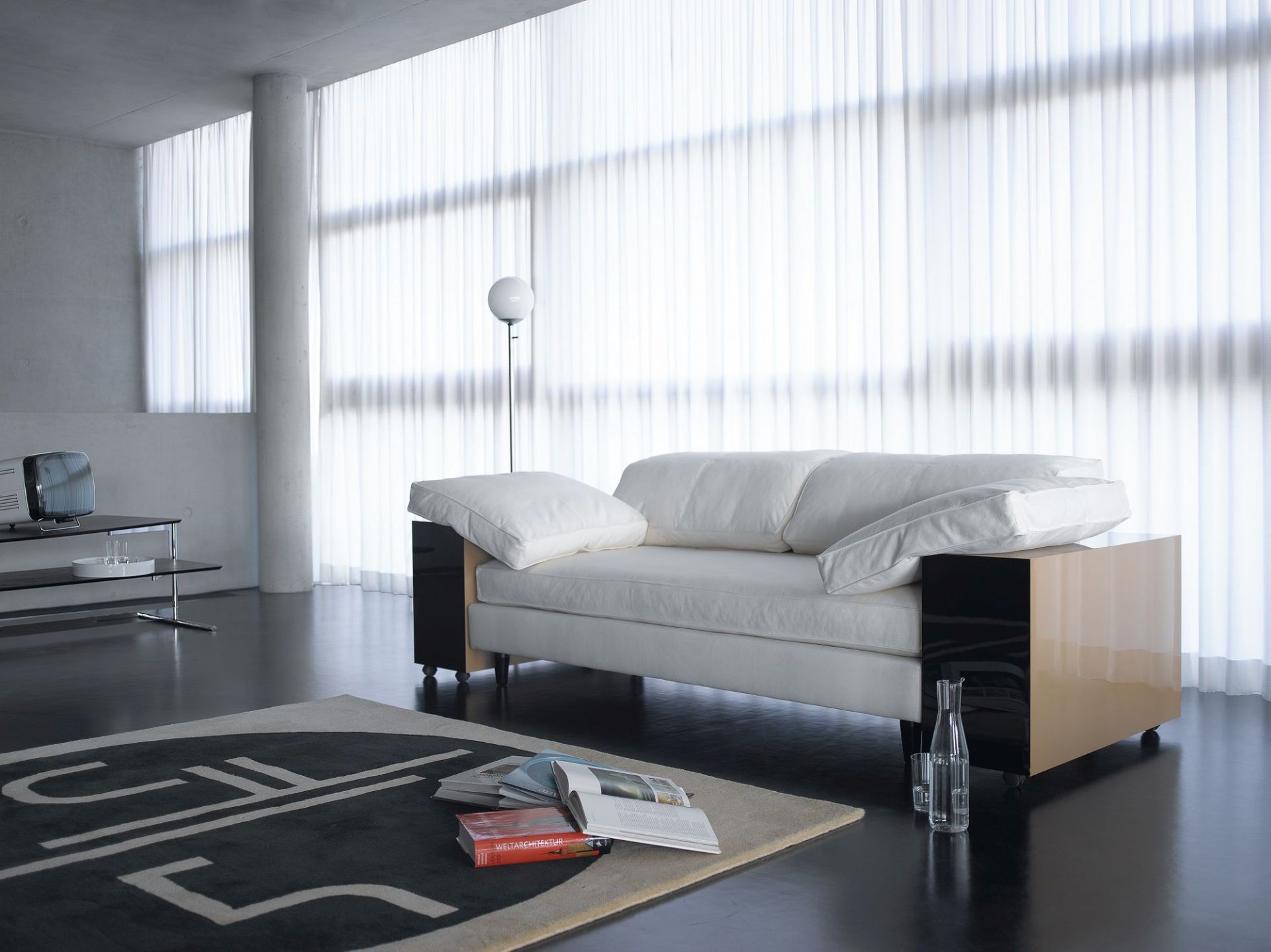 Lota Sofa Classicon