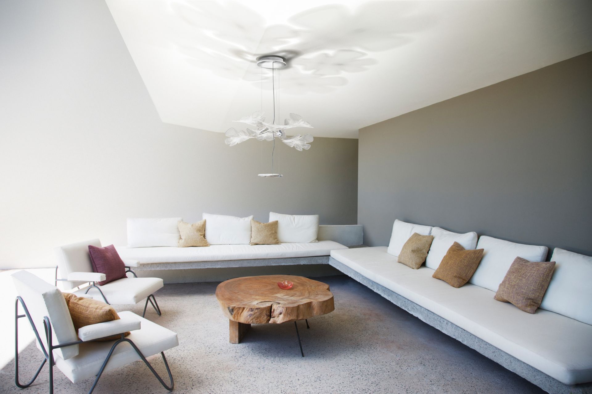 Chlorophilia pendant lamp structure chrome diffuser transparent Artemide