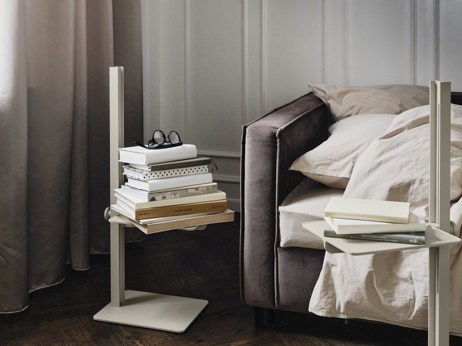Museum Sidetable Adjustable in Height String Furniture