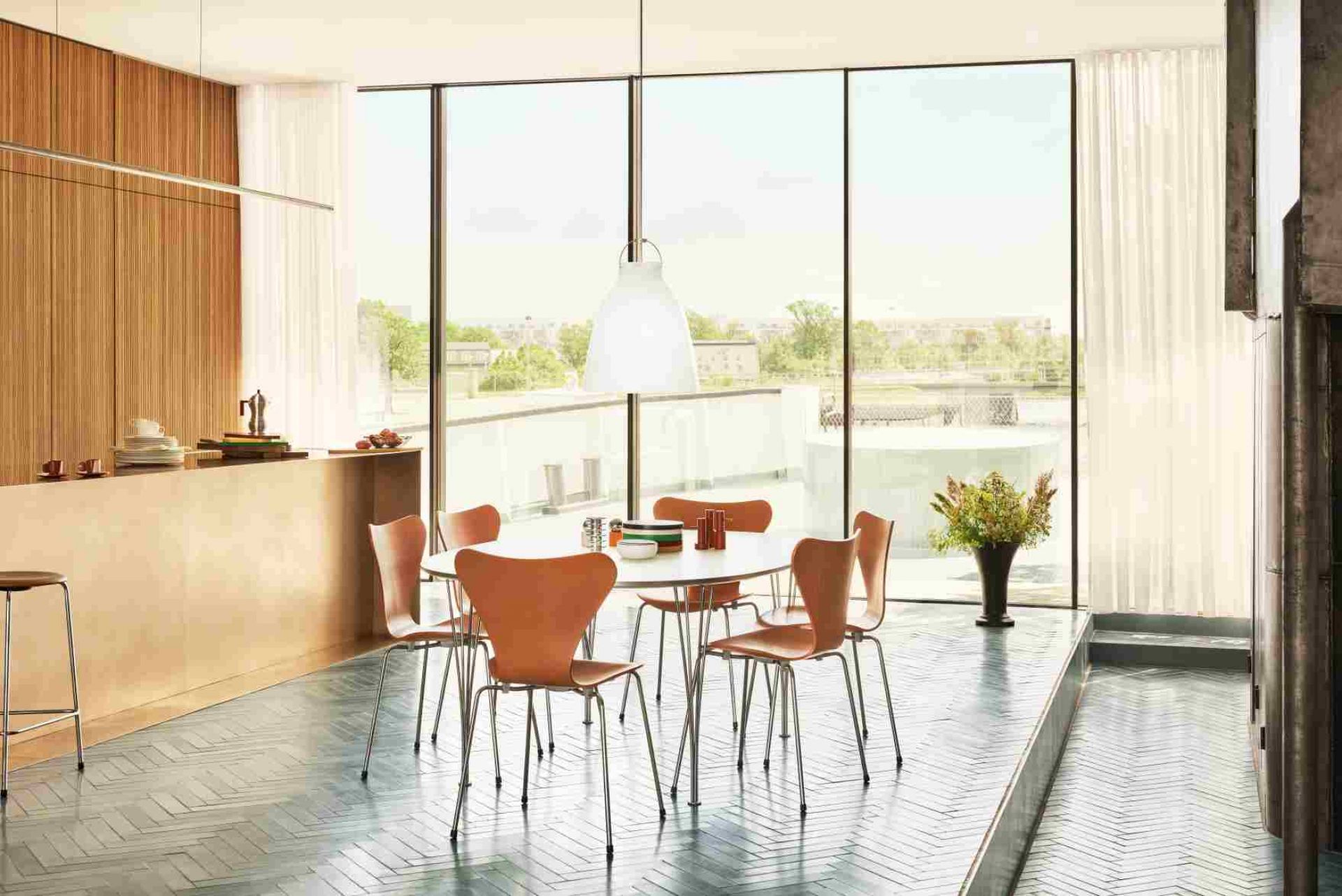 Seven / Series Chair 3107 Fritz Hansen QUICK SHIP