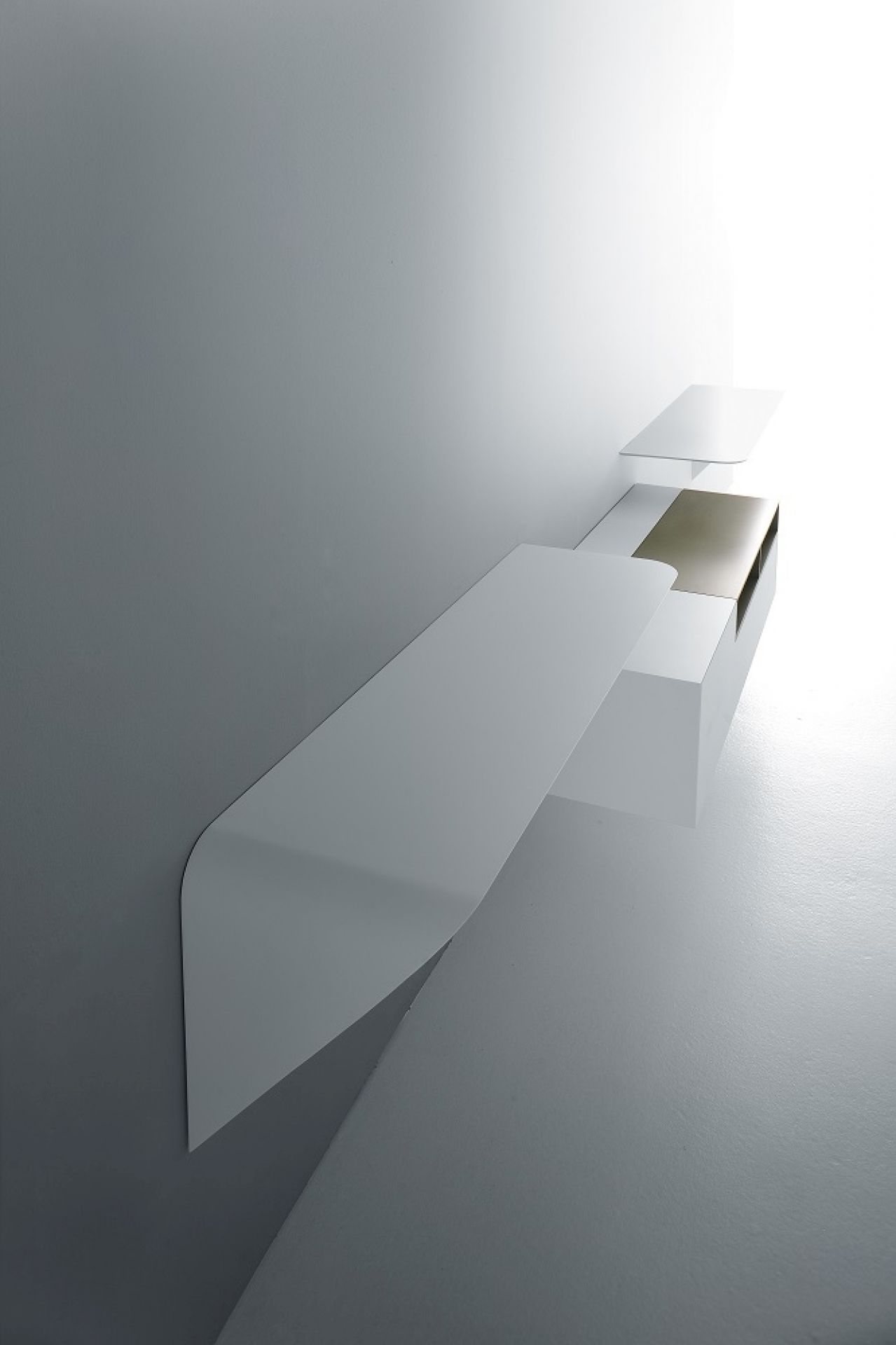 Mamba Light rack / wall bureau MDF Italia