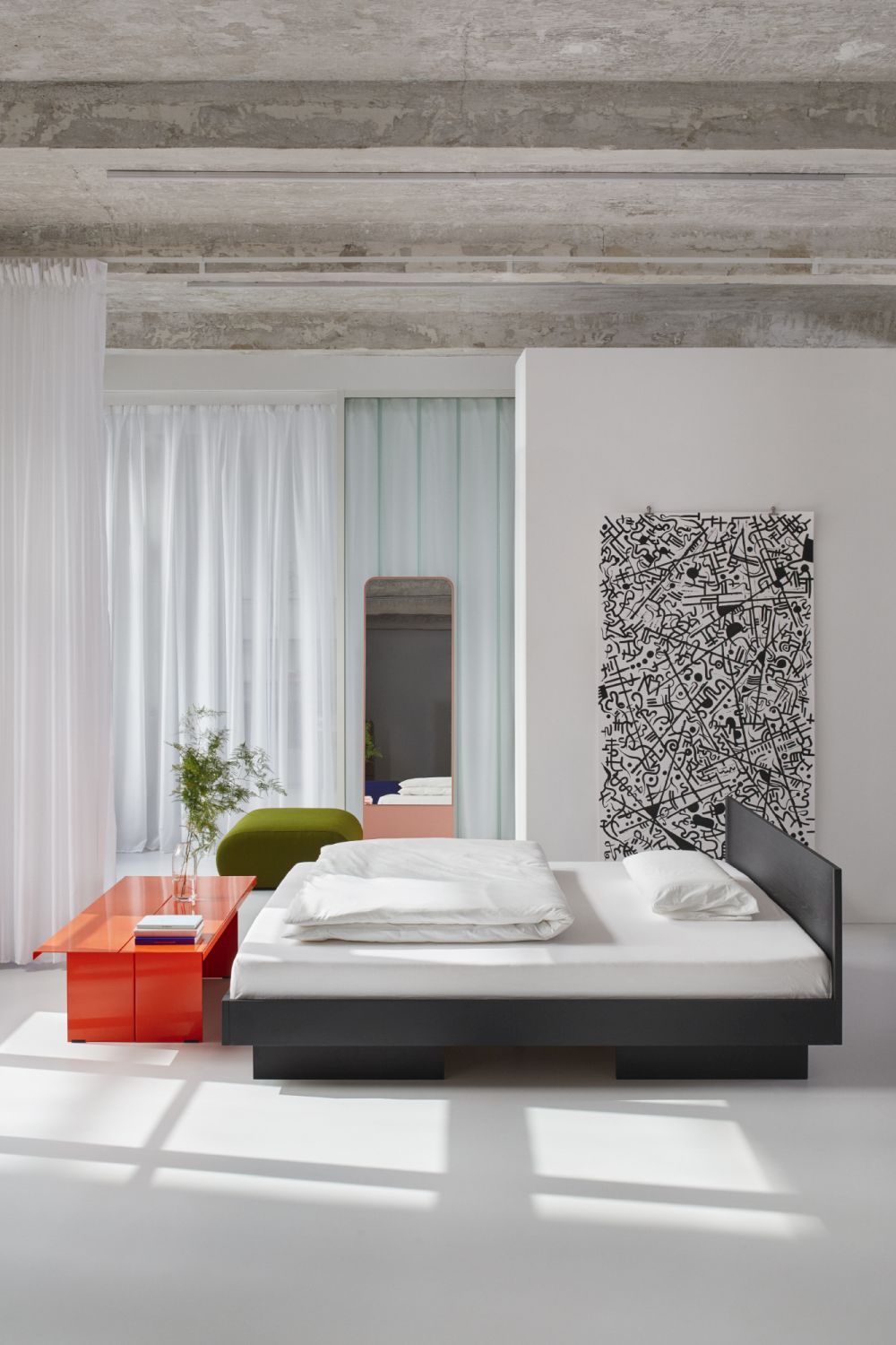 ZIANS Bed Large with headboard waxed oak, split legs OUT ZIANS Bed Large with headboard waxed oak, split legs OUT