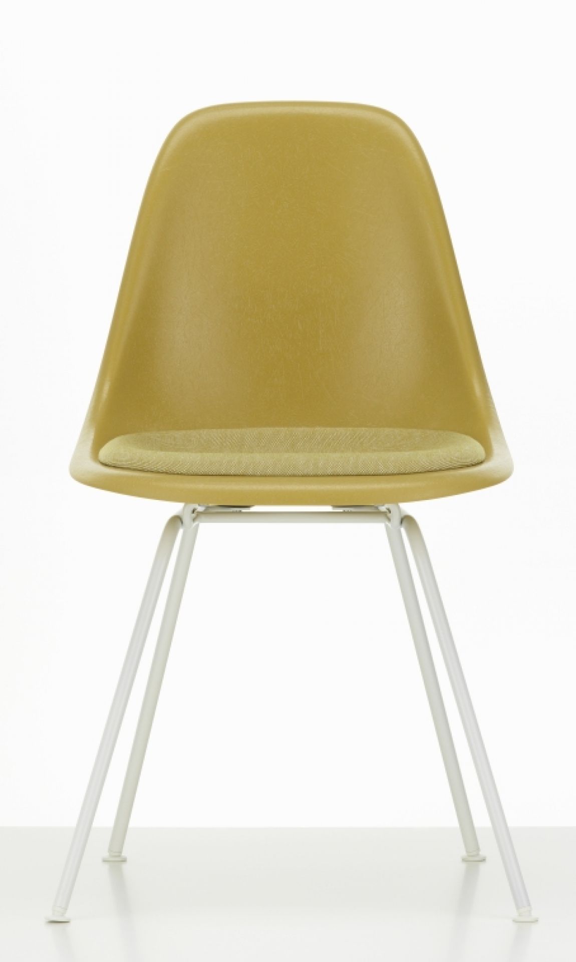 Eames Fibreglass Chair DSX Chair with seat cushion Vitra
