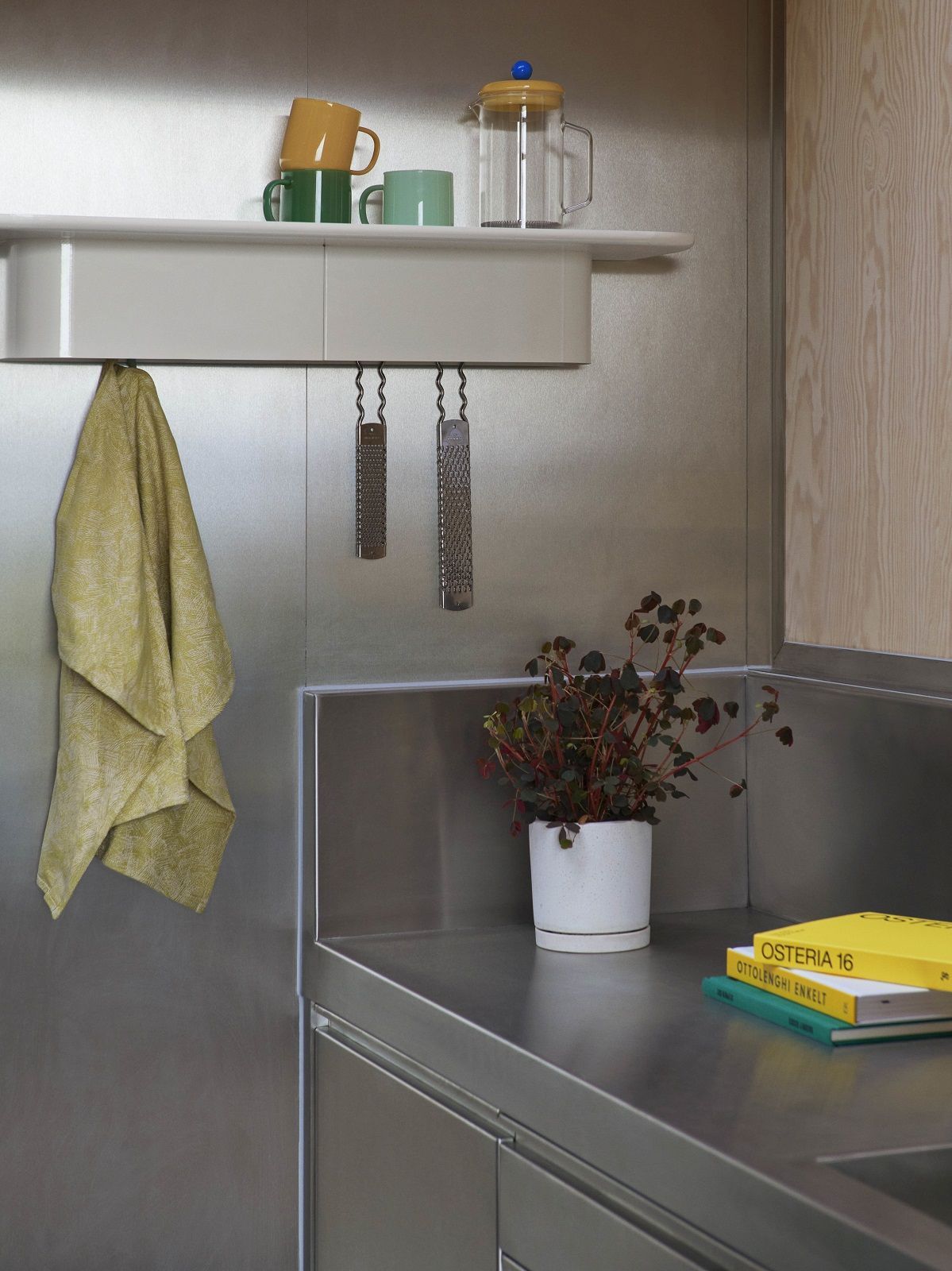 Korpus Shelf Small 7 hooks Wall shelf Hay
