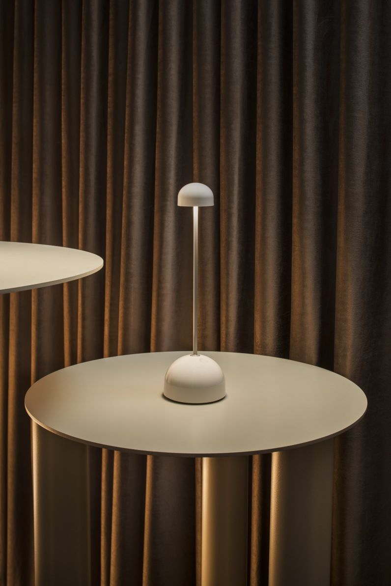 Sips rechargeable lamp / table lamp marset