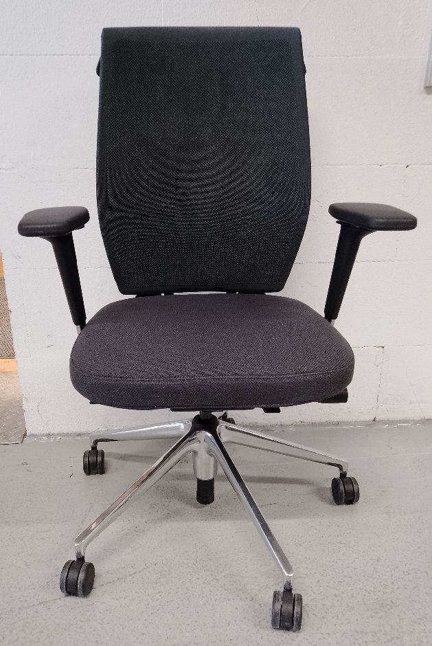 ID Cloud office swivel chair Vitra EXHIBITION PIECE / USED FURNITURE