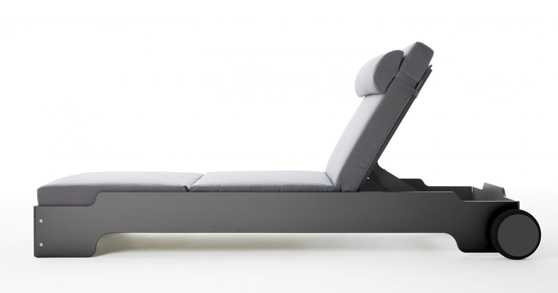 Solara Stacking Lounger incl. Wheels and Upholstery Outdoor Müller Möbelwerkstätten