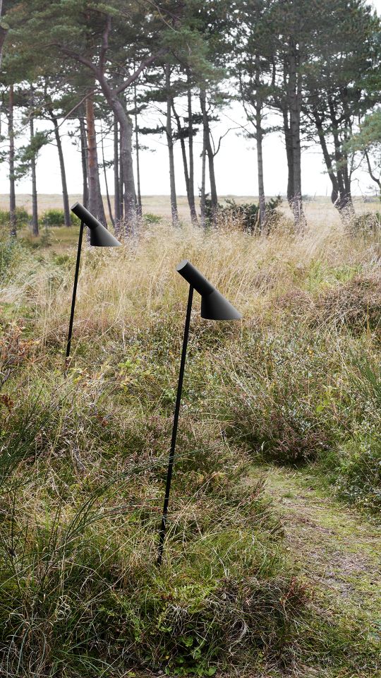AJ Garden Bollard Light Long Louis Poulsen